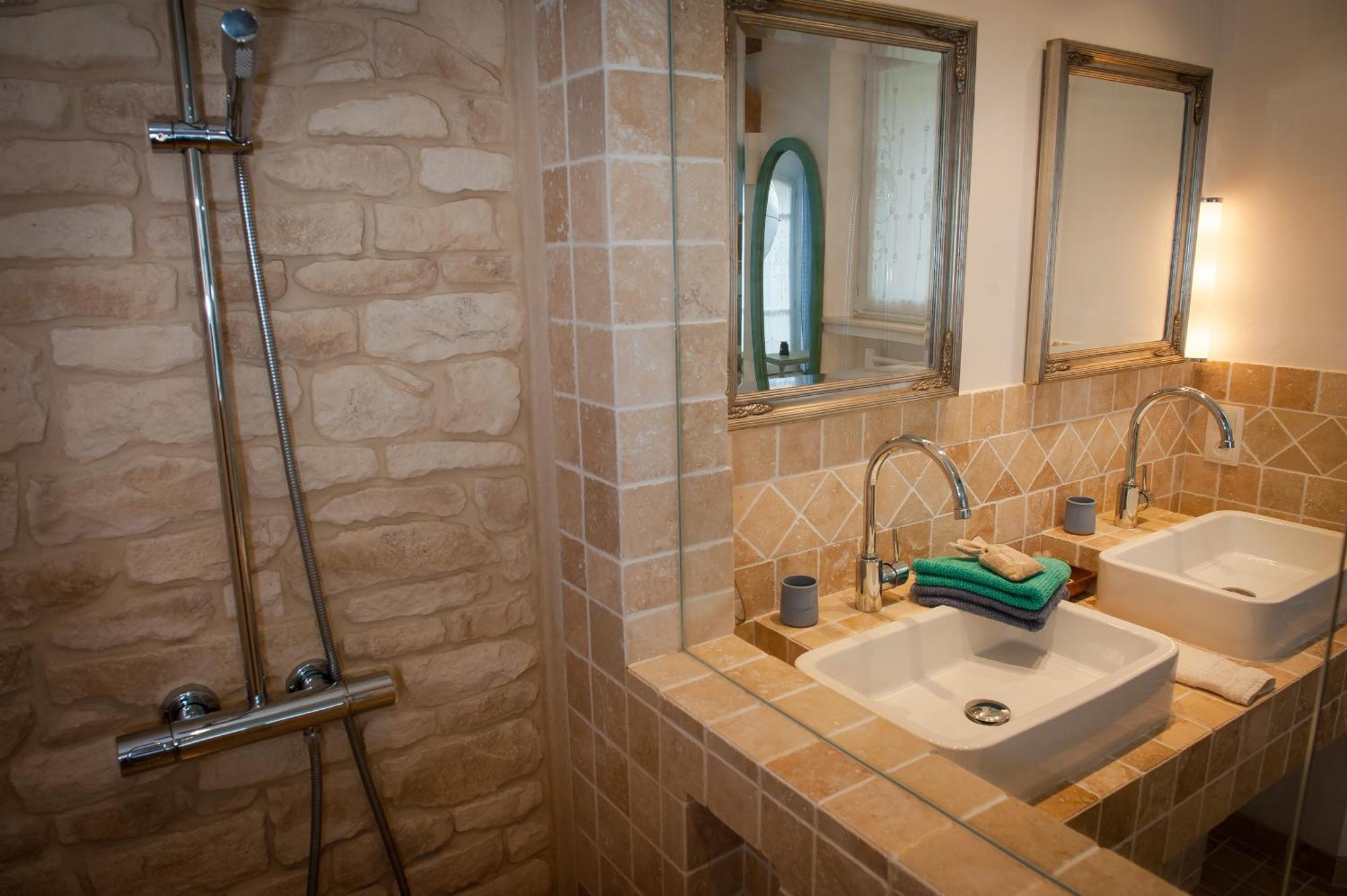 Les 4 Elements Bed and Breakfast Tourrettes-sur-Loup Δωμάτιο φωτογραφία