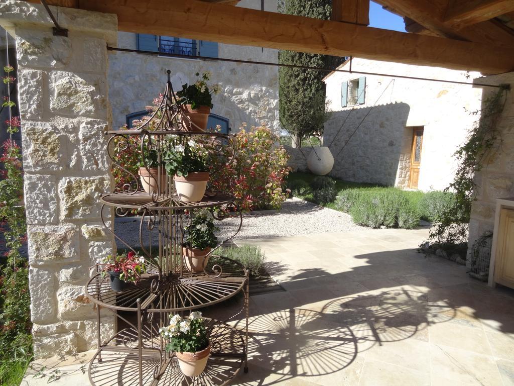 Les 4 Elements Bed and Breakfast Tourrettes-sur-Loup Εξωτερικό φωτογραφία
