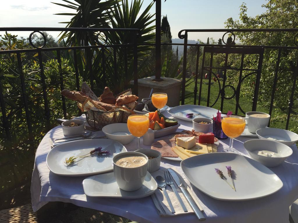 Les 4 Elements Bed and Breakfast Tourrettes-sur-Loup Εξωτερικό φωτογραφία